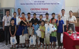 Những phần quà ý nghĩa dành cho trẻ em khuyết tật
