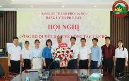 Phú Cát: Trao quyết định bổ nhiệm Phó Chánh Văn phòng Đảng ủy xã