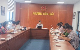 Chủ tịch UBND phường Cầu Giấy chủ trì cuộc họp thành viên UBND phường