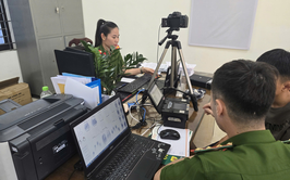 Công an xã Hương Sơn quyết tâm hoàn thành thu nhận hồ sơ cấp thẻ Đảng cho hơn 2.000 đảng viên