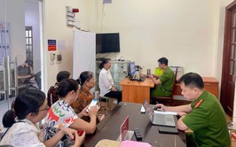 Phường Kiến Hưng đồng loạt đổi thẻ đảng viên, phấn đấu về đích ngày 13-8