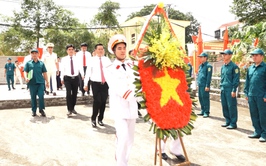 Xã Hương Sơn dâng hương viếng các anh hùng liệt sĩ 