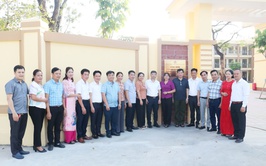 Hòa Phú: Tổ chức Lễ gắn biển công trình chào mừng Đại hội Đại biểu Đảng bộ xã lần thứ I, nhiệm kỳ 2025 – 2030