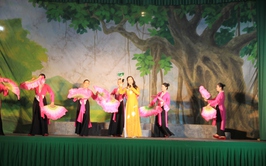 TƯNG BỪNG CHƯƠNG TRÌNH NGHỆ THUẬT
CHÀO MỪNG ĐẠI HỘI ĐẠI BIỂU ĐẢNG BỘ PHƯỜNG LẦN THỨ NHẤT, NHIỆM KỲ 2025 - 2030
