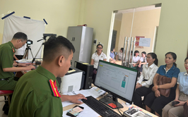 ĐẢNG BỘ XÃ DÂN HÒA TÍCH CỰC TRIỂN KHAI ĐỔI THẺ ĐẢNG VIÊN, BẢO ĐẢM CHUẨN HÓA CƠ SỞ DỮ LIỆU TỔ CHỨC ĐẢNG VÀ ĐẢNG VIÊN