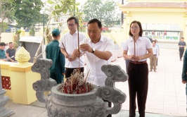 XÃ ỨNG HÒA TỔ CHỨC DÂNG HƯƠNG TẠI 9 ĐIỂM NGHĨA TRANG LIỆT SỸ, TRƯỚC THỀM ĐẠI HỘI ĐẠI BIỂU ĐẢNG BỘ LẦN THỨ I, NHIỆM KỲ 2025 – 2030
