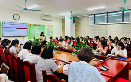 Trường Tiểu học Linh Đàm tổ chức buổi tập huấn, bồi dưỡng chuyên môn: Đánh giá học sinh theo thông tư 27 của Bộ Giáo dục và Đào tạo