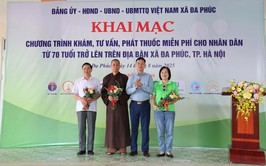 Xã Đa Phúc: Khám, tư vấn, cấp phát thuốc miễn phí cho người dân từ 70 tuổi trở lên.