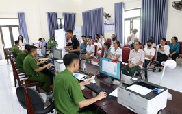 Xã Mê Linh triển khai cấp đổi thẻ Đảng viên