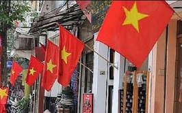 Phường Hà Đông tổ chức tuyên truyền cổ động trực quan nhân dịp kỷ niệm 80 năm Cách mạng Tháng Tám và Quốc khánh 2-9
