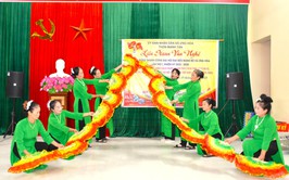 TƯNG BỪNG LIÊN HOAN VĂN NGHỆ CHÀO MỪNG ĐẠI HỘI ĐẢNG BỘ XÃ ỨNG HÒA LẦN THỨ I VÀ CÁC NGÀY LỄ LỚN CỦA DÂN TỘC