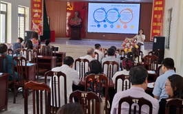 Cán bộ, công chức, viên chức xã Hòa Xá tham gia tập huấn ứng dụng trí tuệ nhân tạo trong chuyển đổi số