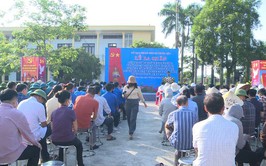 Phúc Lộc ra quân vệ sinh môi trường, trang trí tuyên truyền chuẩn bị Đại hội đại biểu Đảng bộ xã lần thứ I