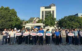 Bát Tràng tổ chức Lễ ra quân thực hiện tổng vệ sinh môi trường gắn với thực hiện phong trào thi đua 
