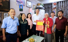 Phường Tây Hồ tri ân các đối tượng chính sách nhân dịp 80 năm Cách mạng Tháng Tám và Quốc khánh 2/9