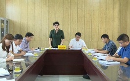 Đồng chí Trương Thị Dung - Phó Bí thư Thường trực Đảng ủy xã An Khánh cùng Tổ đại biểu số 24 HĐND Thành phố tiếp công dân