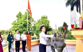 Phường Hoàn Kiếm: dâng hương tưởng nhớ công ơn các Anh hùng liệt sĩ