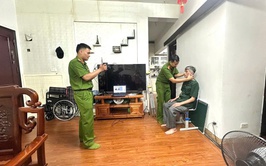 Công an phường Yên Sở tận tâm, trách nhiệm trong công tác cấp đổi thẻ đảng viên