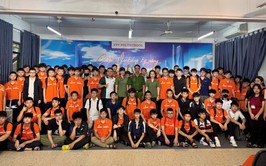 Công an phường Phúc Lợi tuyên truyền an toàn giao thông, phòng, chống tệ nạn xã hội lứa tuổi vị thành niên cho sinh viên 