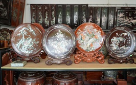 UBND xã Chuyên Mỹ kiểm đếm tiến độ hoàn thiện các nội dung các tiêu chí công nhận làng nghề khảm trai, sơn mài xã Chuyên Mỹ, thành phố Hà Nội là thành viên của mạng lưới các Thành phố Thủ công sáng tạo trên toàn Thế giới năm 2025