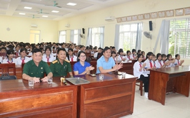 Hội CCB xã Hòa Phú tổ chức nói chuyện truyền thống tại trường THCS Văn Võ, Hòa Chính
