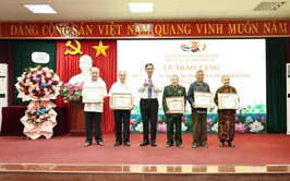 51 đảng viên Đảng bộ xã Thường Tín được trao tặng Huy hiệu Đảng đợt 2/9