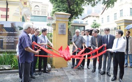 Phường Cửa Nam: Gắn biển công trình kỷ niệm 80 năm Cách mạng Tháng Tám thành công (19/8/1945 -19/8/2025) và Quốc khánh nước Cộng hòa xã hội chủ nghĩa Việt Nam