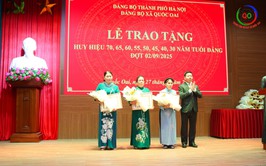 59 đảng viên thuộc Đảng bộ xã Quốc Oai được trao tặng Huy hiệu Đảng đợt 2/9