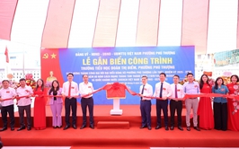 Phú Thượng: Gắn biển công trình Trường Tiểu học Đoàn Thị Điểm