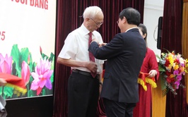 Lễ trao tặng Huy hiệu Đảng đợt 2/9, Đảng ủy phường Việt Hưng