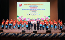 Gặp mặt trẻ em Thủ đô tiêu biểu vượt khó học tốt năm 2025