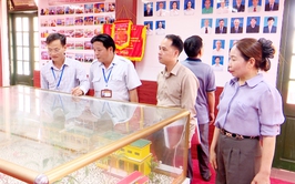 Ban Văn hóa – xã hội HĐND xã giám sát công tác tuyển sinh  và cơ sở vật chất tại các trường trên địa bàn