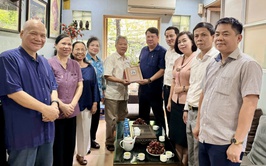 Phường Giảng Võ:  Thăm, tặng quà các gia đình chính sách, người có công nhân dịp  80 năm Quốc khánh