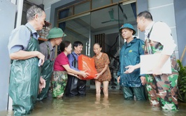 ĐẢNG UỶ - HĐND - UBND - UBMTTQ PHƯỜNG SƠN TÂY THĂM, TẶNG QUÀ 37 HỘ GIA ĐÌNH BỊ ẢNH HƯỞNG BÃO SỐ 5