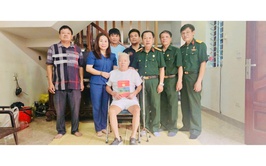 Ủy ban MTTQ xã Quốc Oai trao quà hỗ trợ các gia đình khó khăn nhân kỷ niệm 80 năm Cách mạng Tháng Tám và Quốc khánh 2/9