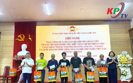 UB MTTQ xã Kiều Phú tổ chức trao quà hỗ trợ của Thành phố cho hội viên, đoàn viên có hoàn cảnh khó khăn nhân kỷ niệm 80 năm Cách mạng tháng Tám và Quốc khánh 2/9