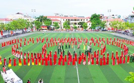 Sắc màu văn nghệ và dân vũ trong Ngày hội “Phụ nữ Quốc Oai khỏe đẹp – duyên dáng”