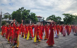 Hội Liên hiệp Phụ nữ xã Phúc Sơn tổ chức chương trình đồng diễn dân vũ