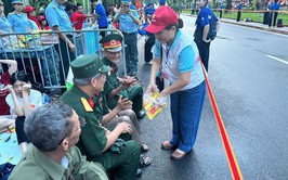 Hội LHPN Ngọc Hà: Gửi tặng hàng trăm suất ăn sáng tới lực lượng làm nhiệm vụ và người dân xem diễu binh, diễu hành