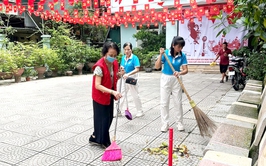 Phường Thanh Xuân tiếp tục ra quân tổng vệ sinh môi trường, diệt bọ gậy phòng chống sốt xuất huyết dịp kỷ niệm 80 năm Quốc khánh 2/9