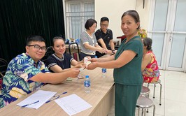 Ngọc Hà: Nhân dân phấn khởi nhận quà Tết Độc lập