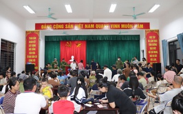 Phú Nghĩa tổ chức trao quà Tết Độc lập 02/9 cho người dân trên địa bàn xã