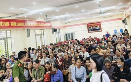 NHÂN DÂN XÃ THIÊN LỘC PHẤN KHỞI ĐẾN NHÀ VĂN HÓA THÔN NHẬN QUÀ NHÂN DỊP TẾT ĐỘC TẬP 02/9