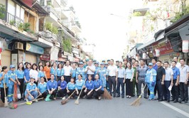 Phường Hoàn Kiếm ra quân tổng vệ sinh môi trường