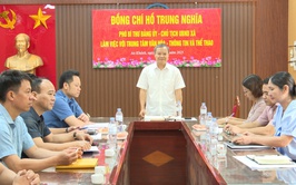 Đồng chí Phó Bí thư Đảng ủy, Chủ tịch UBND xã An Khánh Hồ Trung Nghĩa làm việc với Trung tâm Văn hóa, Thông tin và Thể thao xã