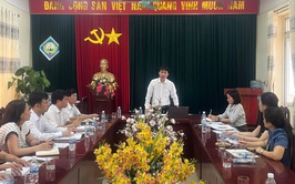 PHÒNG VĂN HÓA - XÃ HỘI LÀM VIỆC VỚI HIỆU TRƯỞNG CÁC TRƯỜNG HỌC TRÊN ĐỊA BÀN VỀ CÔNG TÁC CHUẨN BỊ NĂM HỌC MỚI 2025 – 2026