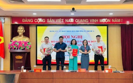 Phường Ô Chợ Dừa tổ chức Hội nghị công bố Quyết định bổ nhiệm đối với công chức lãnh đạo quản lý và viên chức quản lý