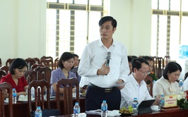 Xã Quảng Oai báo cáo công tác chuẩn bị Đại hội Đảng bộ xã với Đoàn công tác số 15 của Ban Thường vụ Thành ủy.