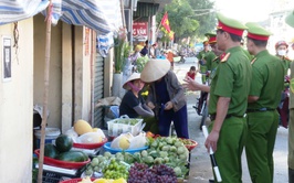 ỨNG HOÀ TIẾP TỤC KIỂM TRA, XỬ LÝ VI PHẠM VỀ TRẬT TỰ ĐÔ THỊ, TRẬT TỰ XÂY DỰNG, VỆ SINH MÔI TRƯỜNG.