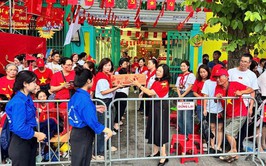 Trường học mở cửa, đón nhân dân, cựu chiến binh nghỉ ngơi xem diễu binh A80